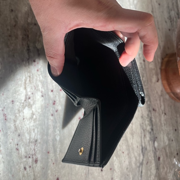 GUCCI Black Pebbled Leather Marmont Compact Tri-Fold Wallet - Picture 4 of 8